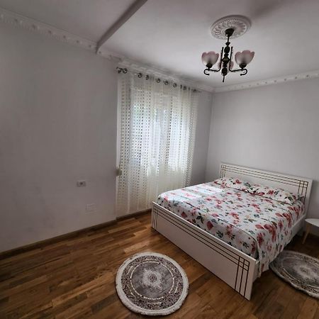 Private Room On A Shared Apartament Near Durres Beach Exterior foto