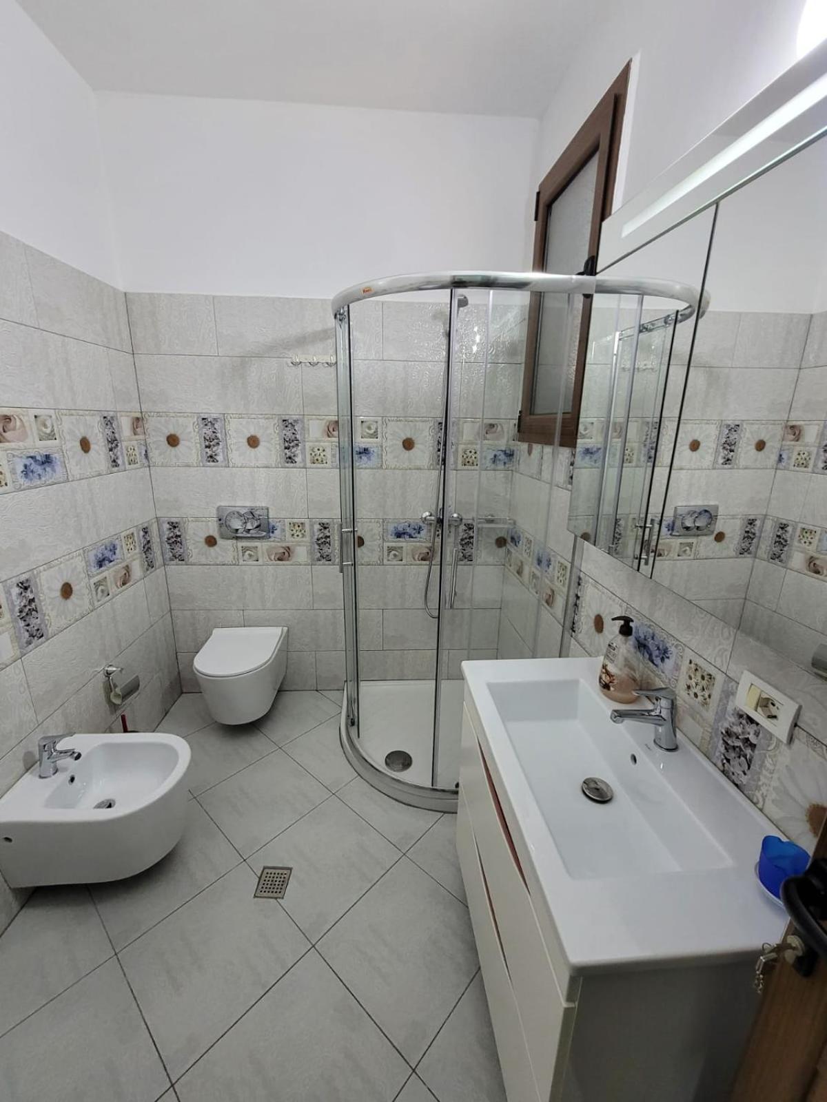 Private Room On A Shared Apartament Near Durres Beach Exterior foto