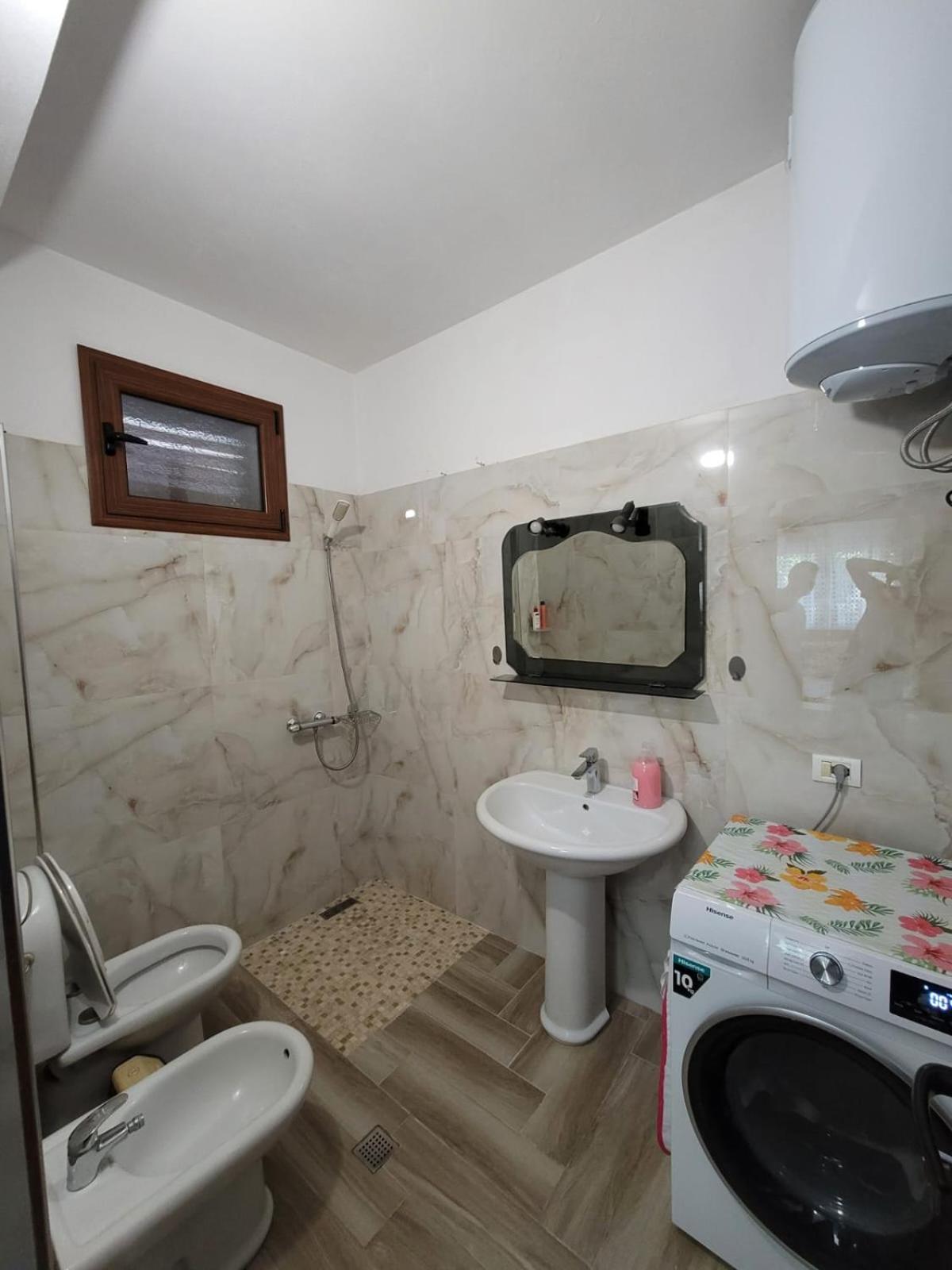 Private Room On A Shared Apartament Near Durres Beach Exterior foto