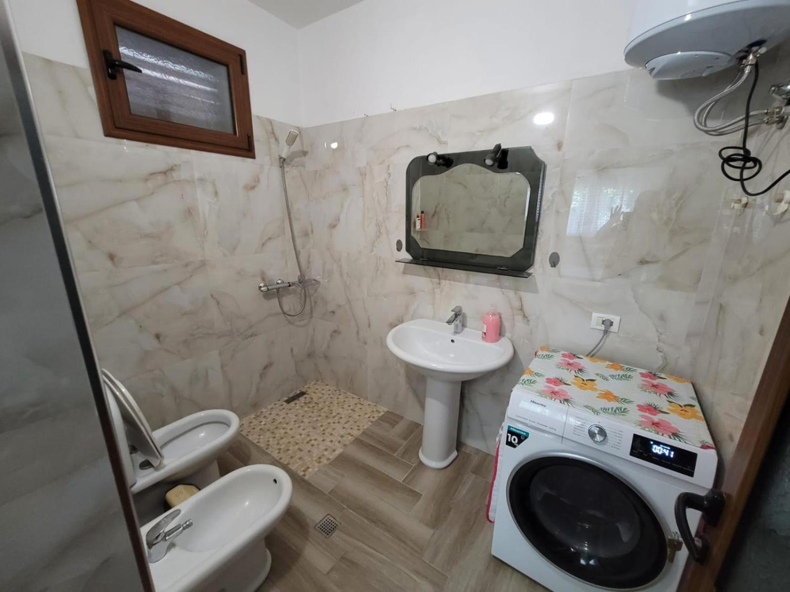 Private Room On A Shared Apartament Near Durres Beach Exterior foto
