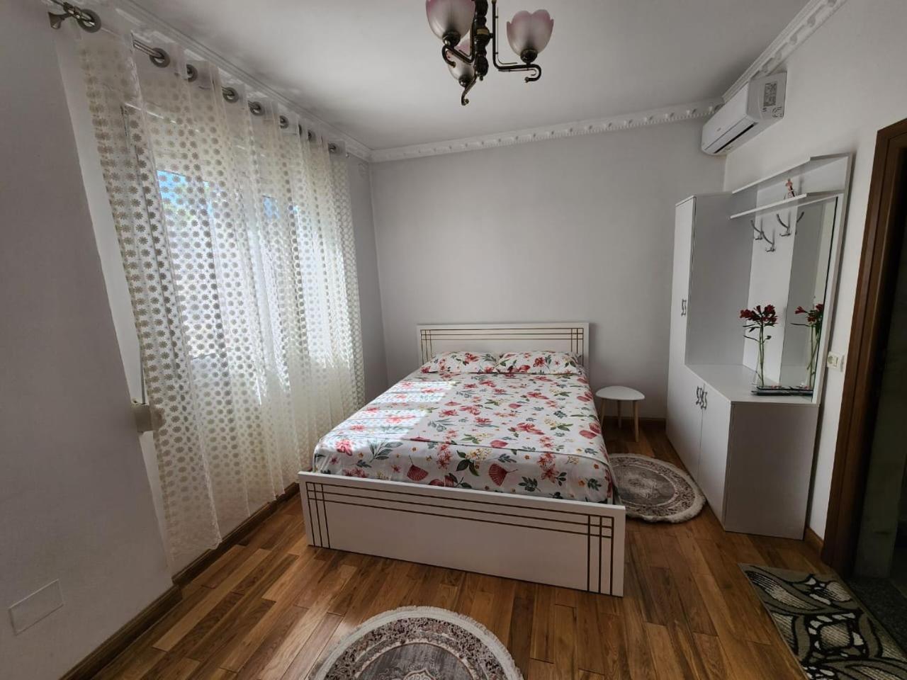 Private Room On A Shared Apartament Near Durres Beach Exterior foto